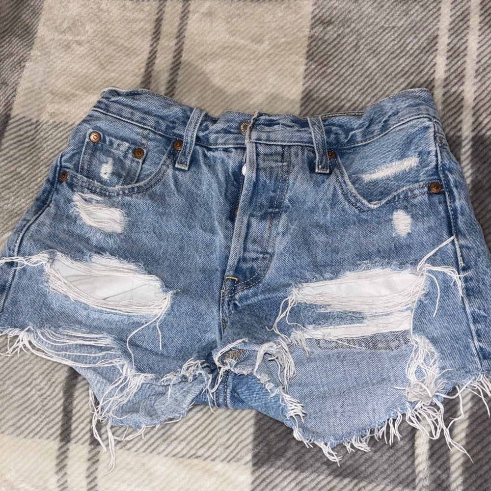 Levi’s Distressed Denim Women Shorts